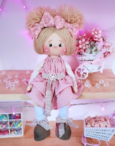 Muñeca textil semi clásica